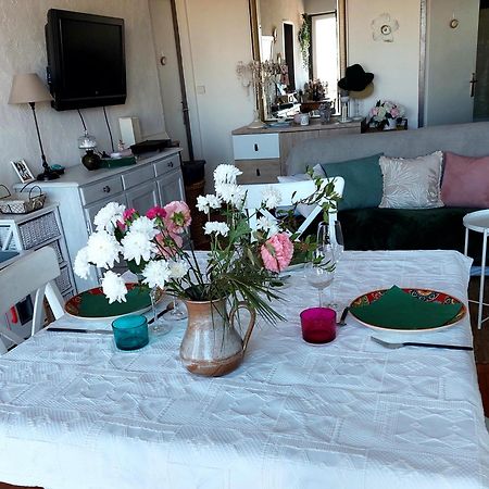 Chambre Chez L'Habitante Avec Salle De Bain Et Cuisine Communes - Presence D'Un Chat Bordeaux Extérieur photo